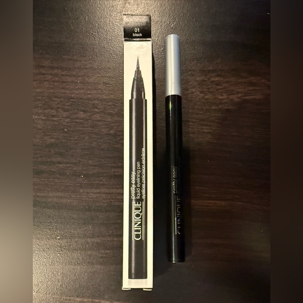 Clinique Pretty Easy Black Eyeliner Pen